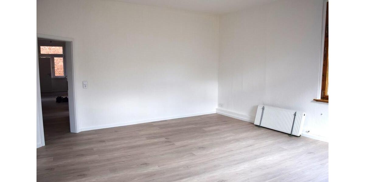 großzügige und helle 3-Raumwohnung in guter Lage von Apolda 3 zimmer