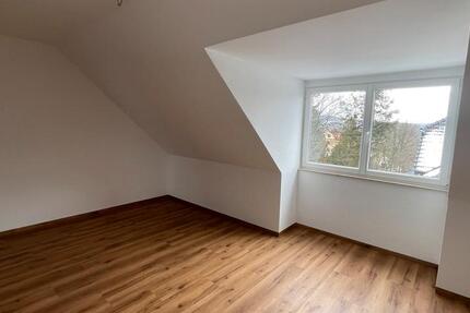 Wohnung Geratal Geraberg - 2.5 Zimmer, 75 m&sup2;, 643&euro; | Angebot:25980858