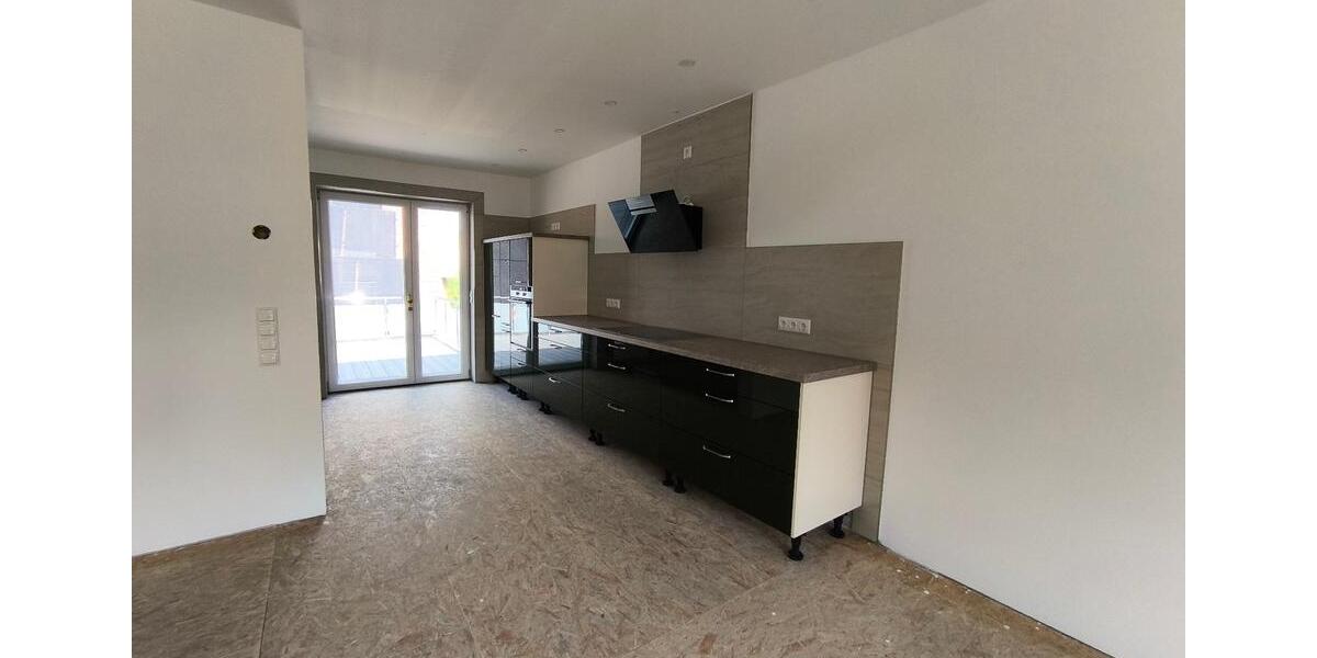 Reihenhaus Arnstadt - 6 Zimmer, 175 m&sup2;, 1.500&euro; | Angebot:27624846