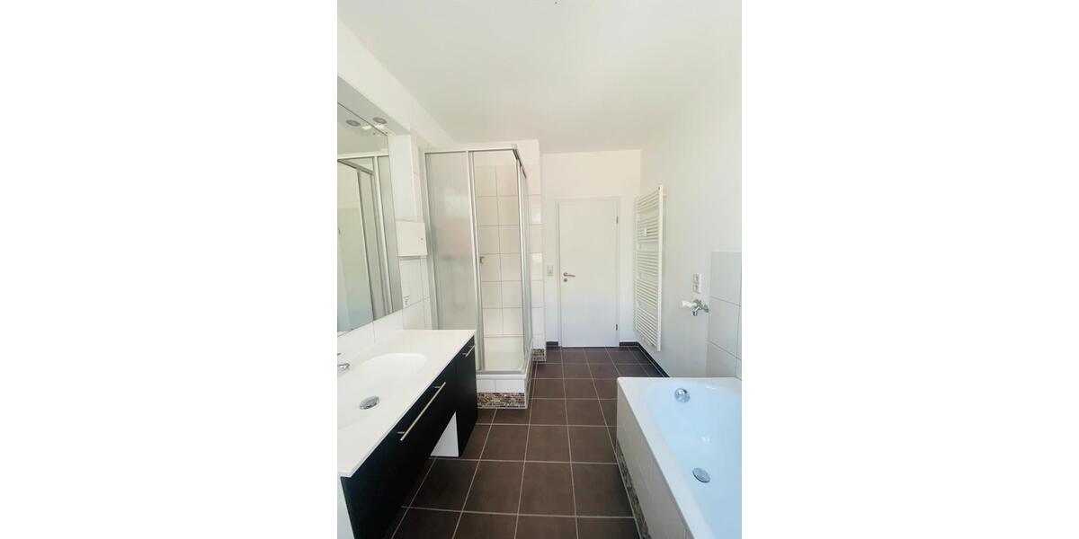 Schöne 2-Zimmer-Wohnung mit Balkon in Erfurt – einladen, hell & zentral 2 zimmer