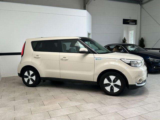 Kia Soul PLAY Navi*Leder*PDC*Klimaaut.*1.Hand 35.944 km 12.990 € Gebesee 99189