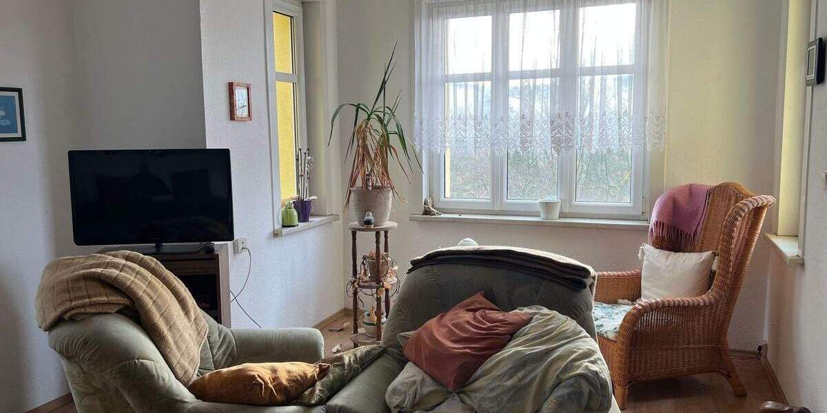 Mehrfamilienhaus, Wohnhaus Plaue - 4 Zimmer, 136 m&sup2;, 108.000&euro; | Angebot:25747557