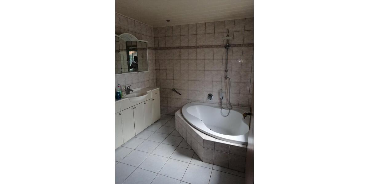 Einfamilienhaus Straußfurt - 6 Zimmer, 140 m&sup2;, 140.000&euro; | Angebot:26360226