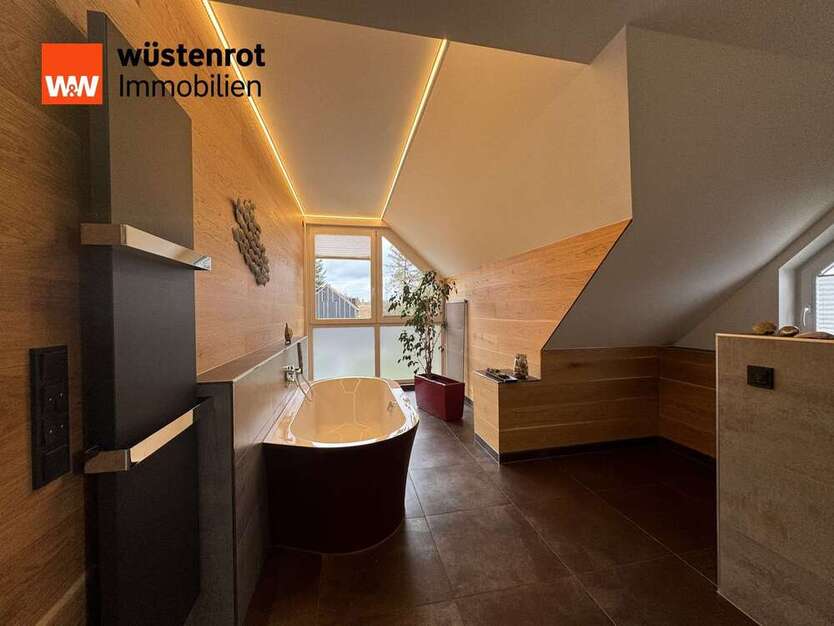 Haus zum Kaufen in Stadtilm Oberilm 630.000 € 233.48 m²