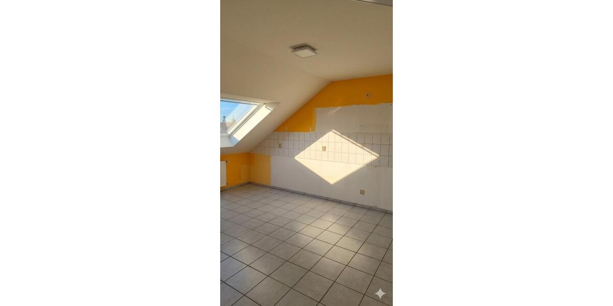 Dachgeschoßwohnung Erfurt Johannesplatz - 4 Zimmer, 116 m&sup2;, 1.300&euro; | Angebot:25868167