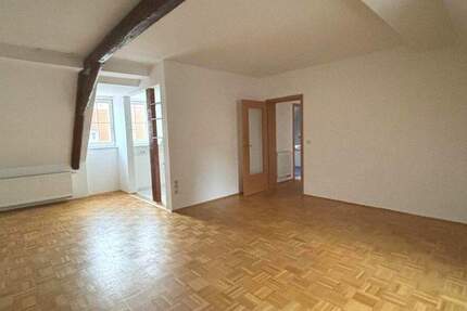 Schmucke DG-Wohnung mit Stellplatz beim Fischmarkt 3 zimmer