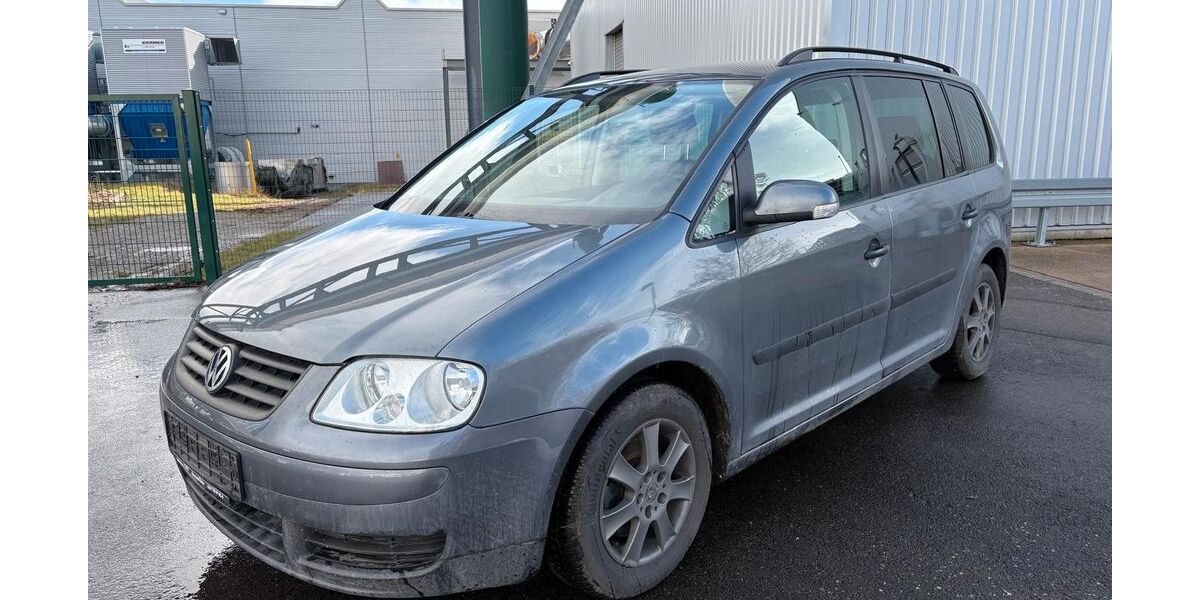 VW Touran 149.000 km 2.490 &euro; Drei Gleichen OT Günthersleben 99869