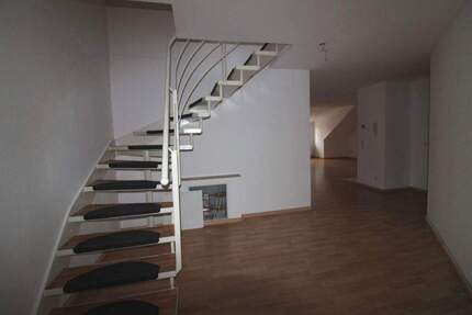 Besichtigung bitte telefonisch abstimmen - 4 Raumwohnung über 2 Etagen in der Innenstadt 4 zimmer