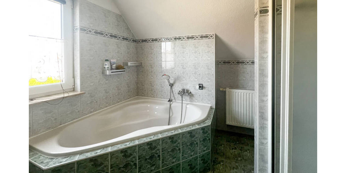 Einfamilienhaus Herbsleben - 4 Zimmer, 117 m&sup2;, 357.000&euro; | Angebot:25728497