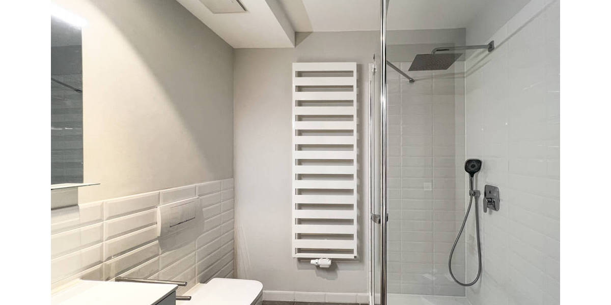 Zwei stilvoll modernisierte & bezugsbereite Eigentumswohnungen in separatem Wohnhaus 4 zimmer