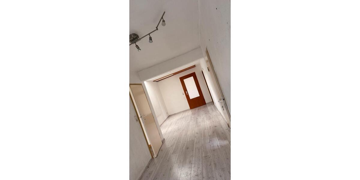 Dachgeschoßwohnung Arnstadt - 3.5 Zimmer, 120 m&sup2;, 1.100&euro; | Angebot:24865356