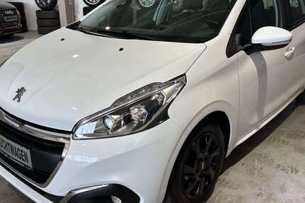 Peugeot 208 115.862 km 6.750 &euro; Erfurt 99085