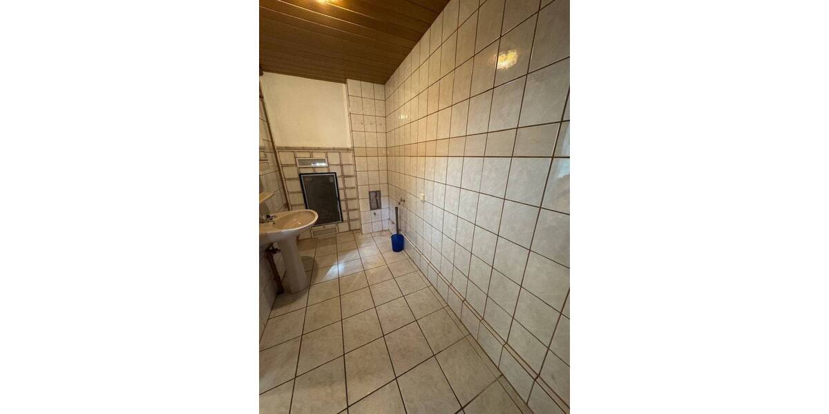 Reihenmittelhaus Ohrdruf - 4 Zimmer, 96 m&sup2;, 45.000&euro; | Angebot:25682864