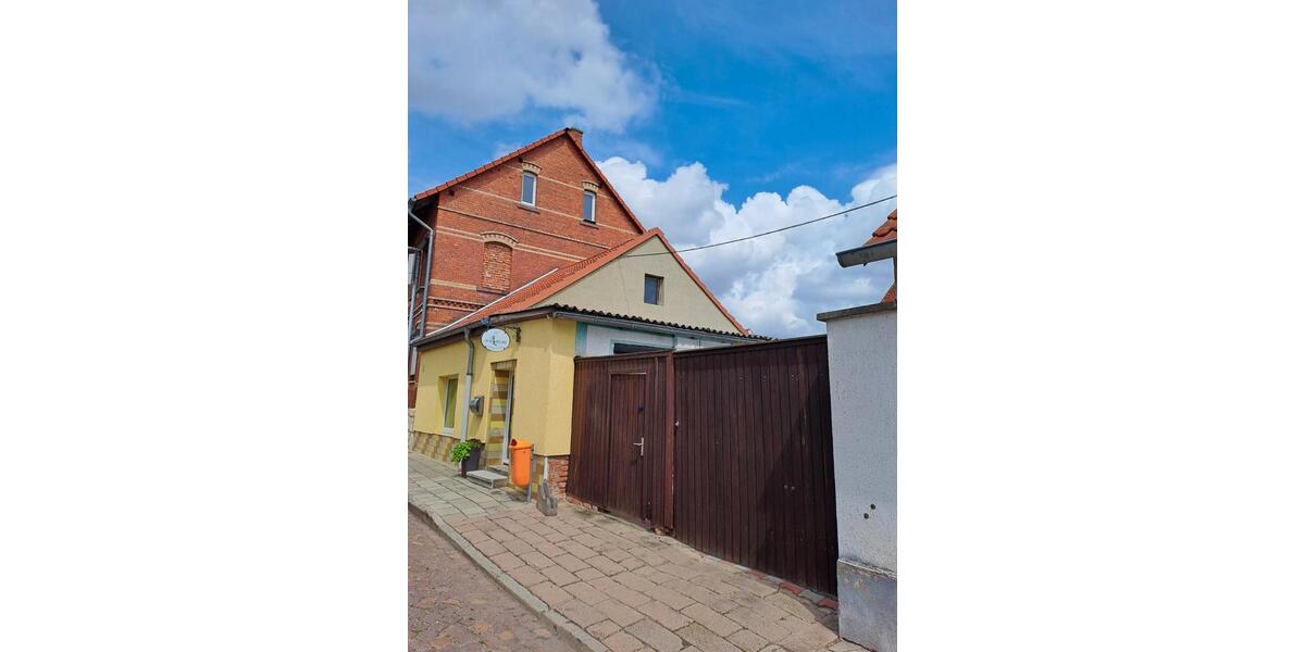 Mehrfamilienhaus, Wohnhaus Straußfurt - 7 Zimmer, 200 m&sup2;, 130.000&euro; | Angebot:26025337