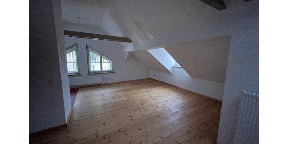 Dachgeschoßwohnung Weimar - 2 Zimmer, 65 m&sup2;, 649&euro; | Angebot:23764376