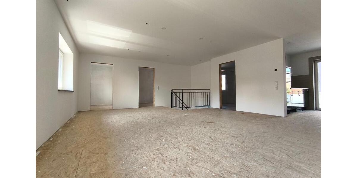Reihenhaus Arnstadt - 6 Zimmer, 175 m&sup2;, 1.500&euro; | Angebot:27624846