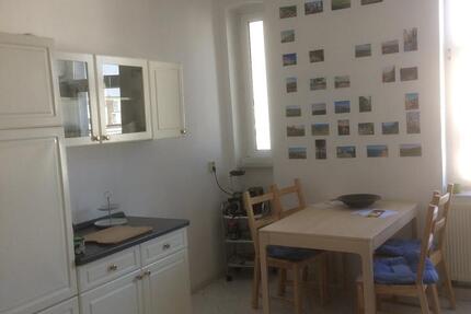 Sonnige 2-Zimmerwohnung in Jugendstilaltbau zimmer