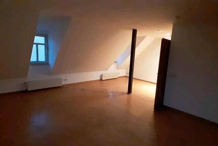 Dachgeschosswohnung in Erfurt-Schmira zu Vermieten 2 zimmer