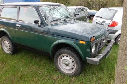Lada Niva 94.000 km 2.400 &euro; Arnstadt / OT Dornheim 99310