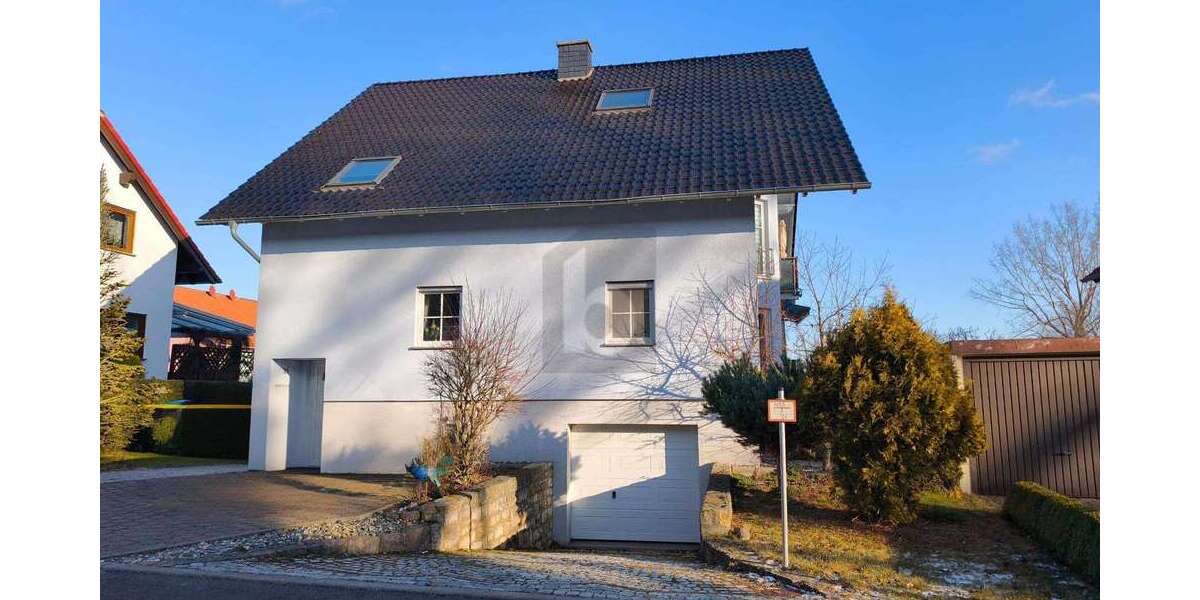 Einfamilienhaus Arnstadt - 8 Zimmer, 214 m&sup2;, 449.000&euro; | Angebot:26127327