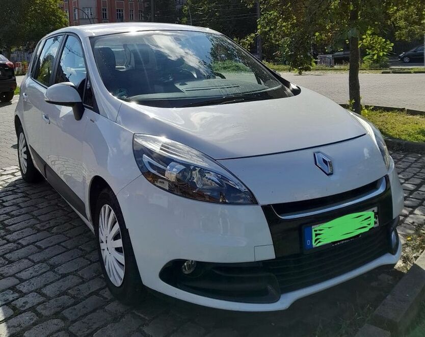 Renault Scenic 71.900 km 7.200 € Weimar 99428