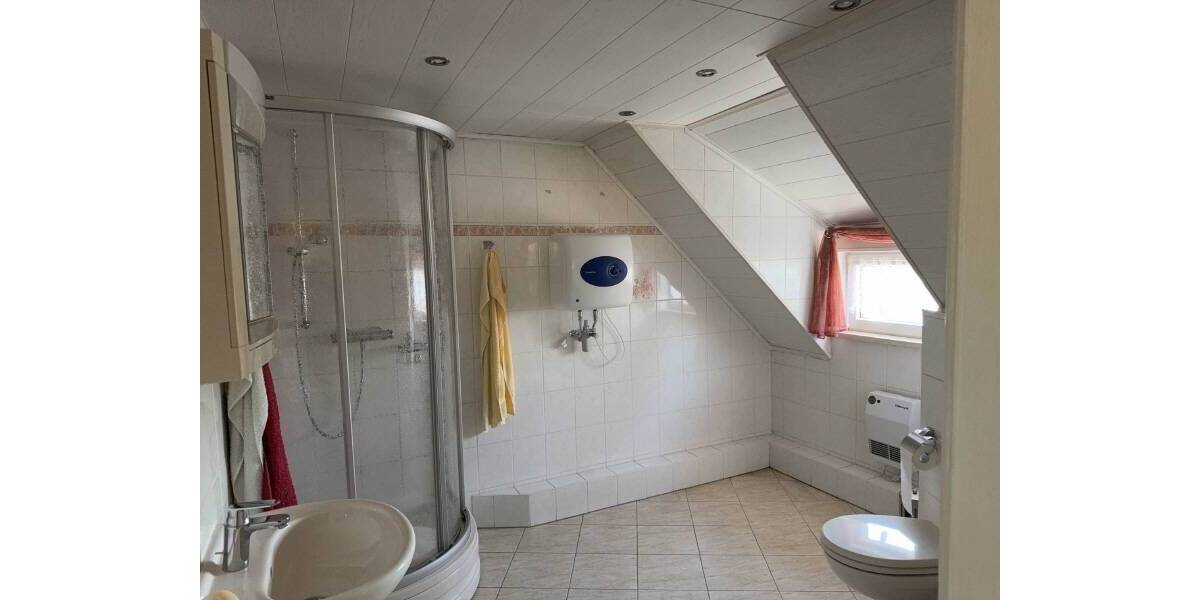 Doppelhaushälfte Gotha Uelleben - 7 Zimmer, 85 m&sup2;, 90.000&euro; | Angebot:25664932