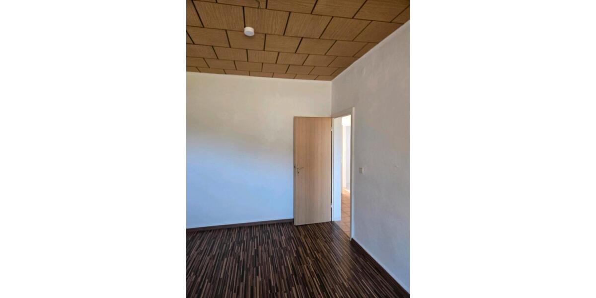 Etagenwohnung Straußfurt - 3 Zimmer, 70 m&sup2;, 780&euro; | Angebot:25543322