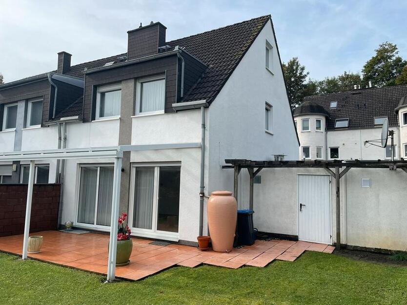 Reiheneckhaus in Brühl mit Garten, Garage & Keller 156 m²