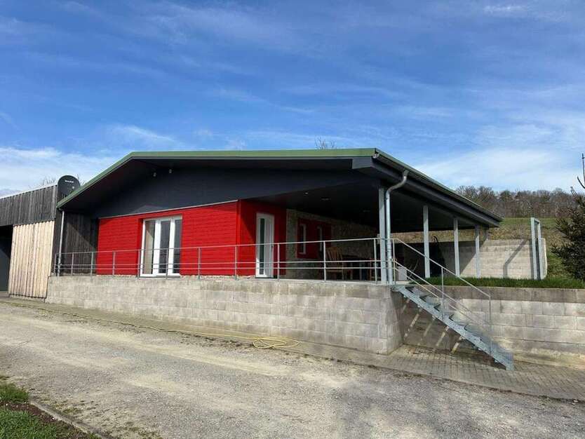 3 komplett eingerichtete Ferienhäuser mit Wirtschaftsgebäude, Lagerhalle und Wildgehege 9 zimmer