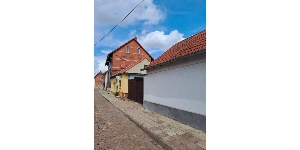 Mehrfamilienhaus, Wohnhaus Straußfurt - 7 Zimmer, 200 m&sup2;, 130.000&euro; | Angebot:26025337