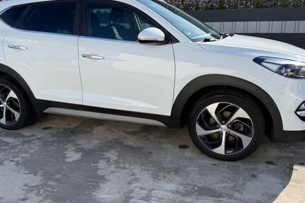 Hyundai TUCSON 81.737 km 18.900 &euro; Ohrdruf 99885