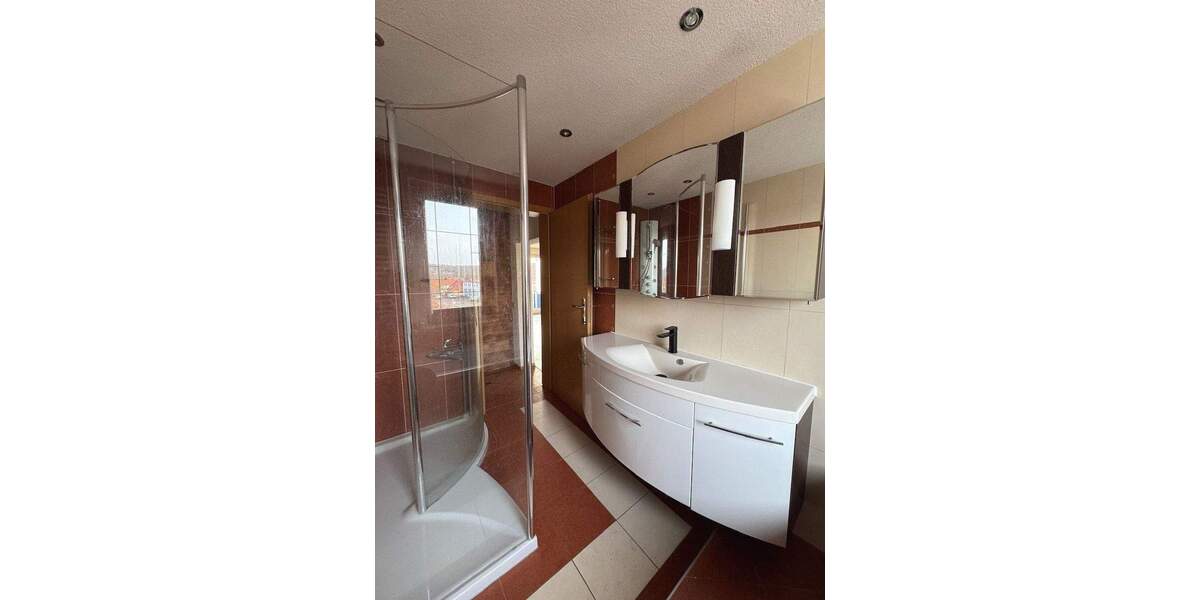 Etagenwohnung Gotha - 4 Zimmer, 106 m&sup2;, 120.000&euro; | Angebot:25682865
