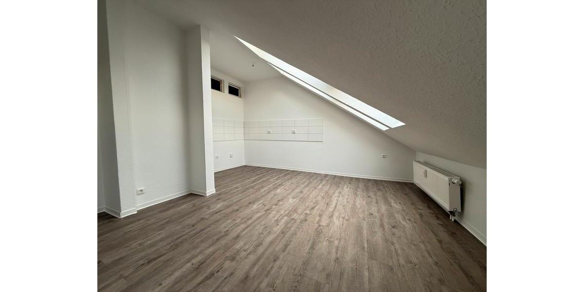 Dachgeschoßwohnung Erfurt Johannesplatz - 3.5 Zimmer, 85 m&sup2;, 776&euro; | Angebot:24994577