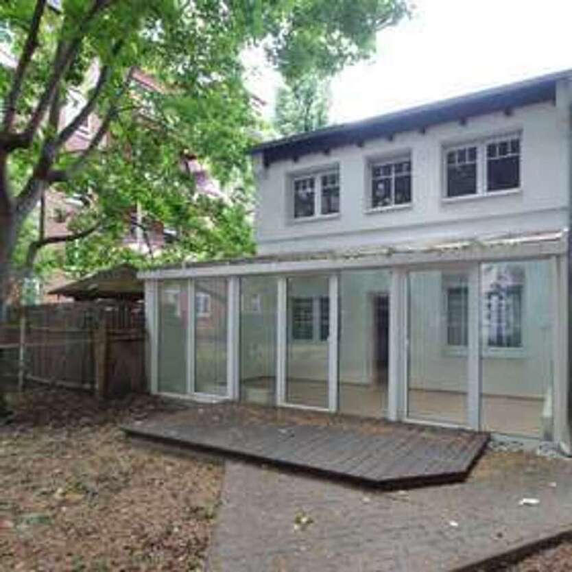 Hinterhaus mit 3 Zimmern, Terrasse, Wintergarten, Gäste-WC in der Eugen-Richter-Straße
