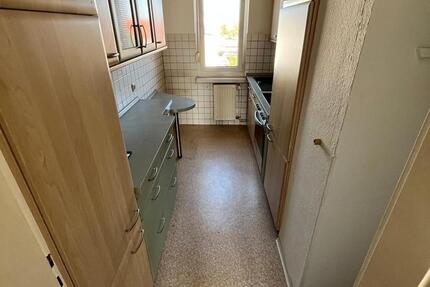 SCHÖNE HELLE 2 ZIMMERWOHNUNG MIT EINBAUKÜCHE AB SOFORT VERFÜGBAR 2 zimmer