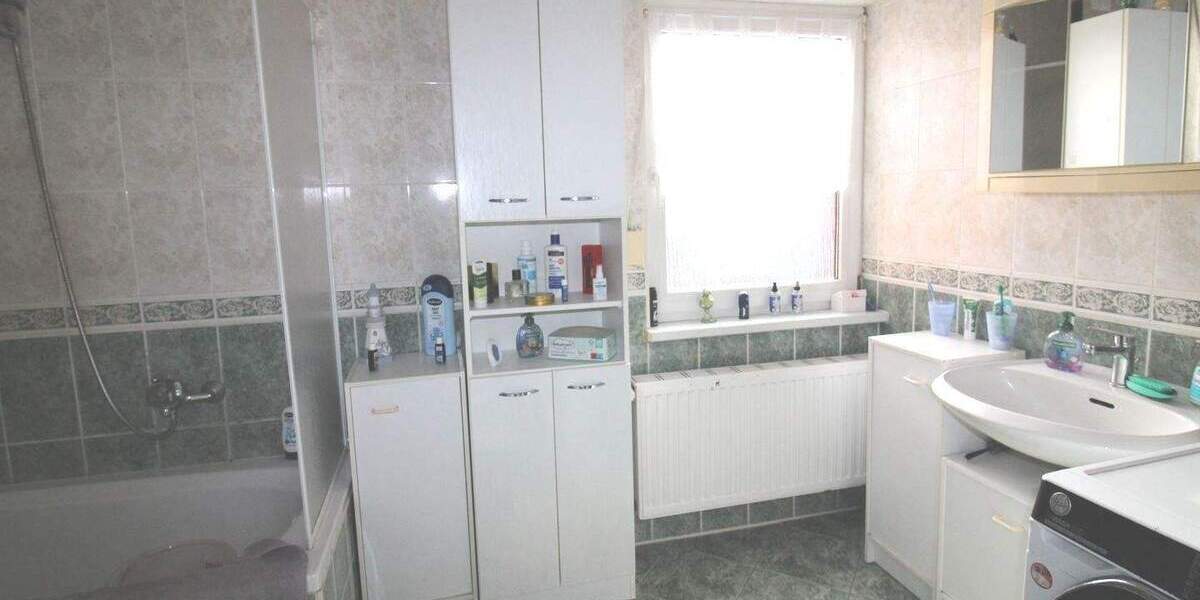 Einfamilienhaus Tonna Burgtonna - 9 Zimmer, 280 m&sup2;, 255.000&euro; | Angebot:25704606