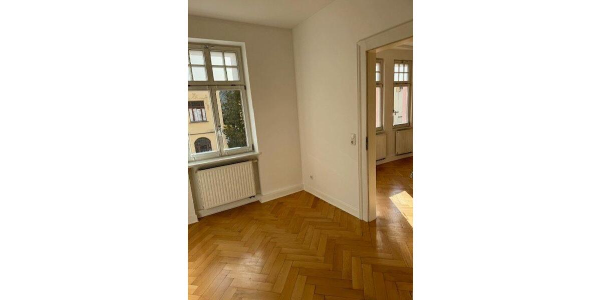 Etagenwohnung Weimar - 4 Zimmer, 102 m&sup2;, 1.200&euro; | Angebot:25991215