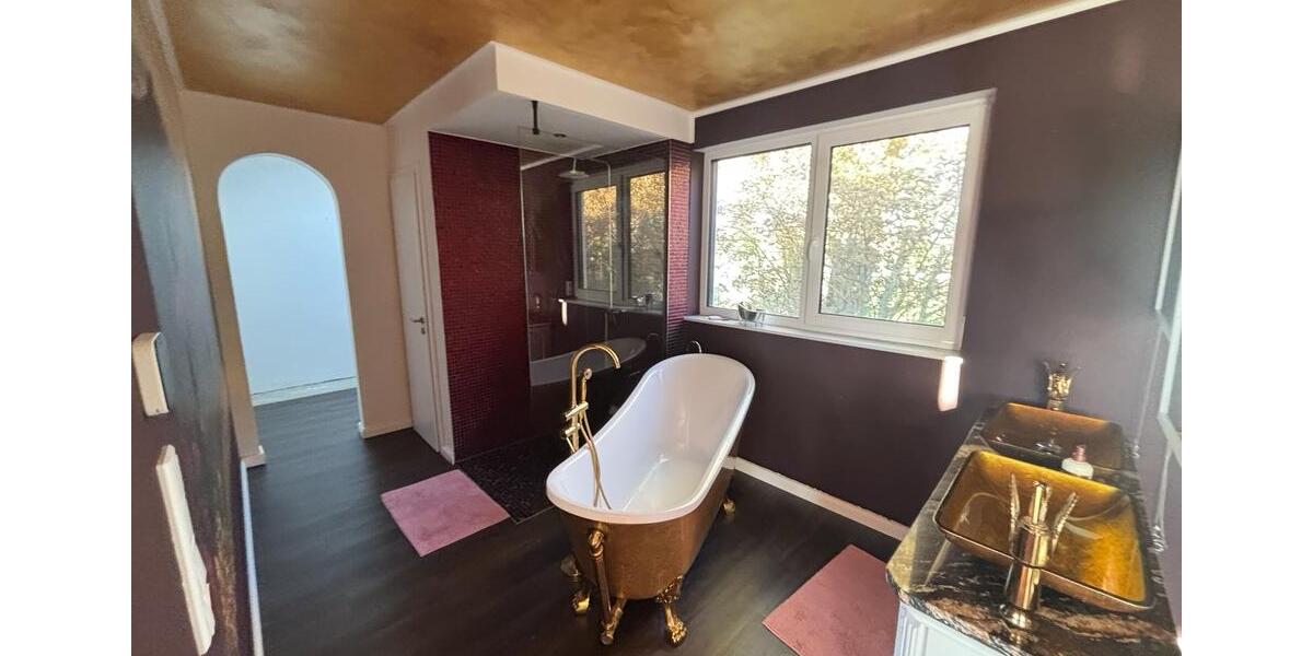 Zentrumsnahes neues EFH, Reihenhaus mit Vorgarten 8 zimmer