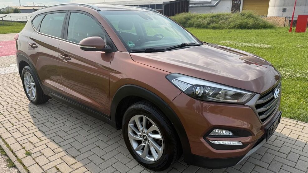 Hyundai TUCSON 85.000 km 17.450 € Erfurt 99087