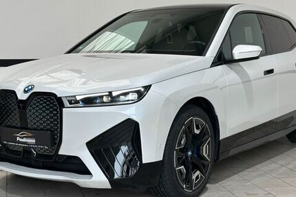 BMW iX xDrive40 Sportpaket Navi*LASER*HUD*22Zoll* 32.335 km 44.700 &euro; Gebesee 99189