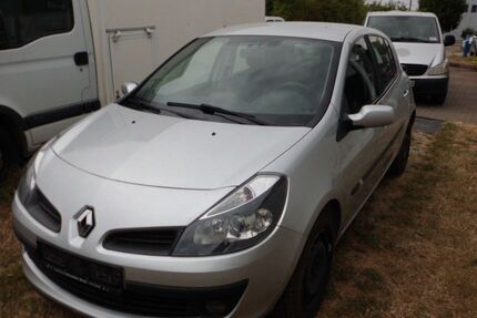 Renault Clio 180.000 km 1.200 € Arnstadt / OT Dornheim 99310