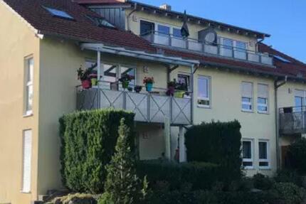 Verkauf vermietete 2-Raum DG Wohnung & TG Stellplatz in Urbich 2 zimmer