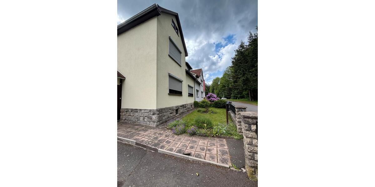 Reihenhaus Ohrdruf - 7 Zimmer, 128 m&sup2;, 150.000&euro; | Angebot:26962381