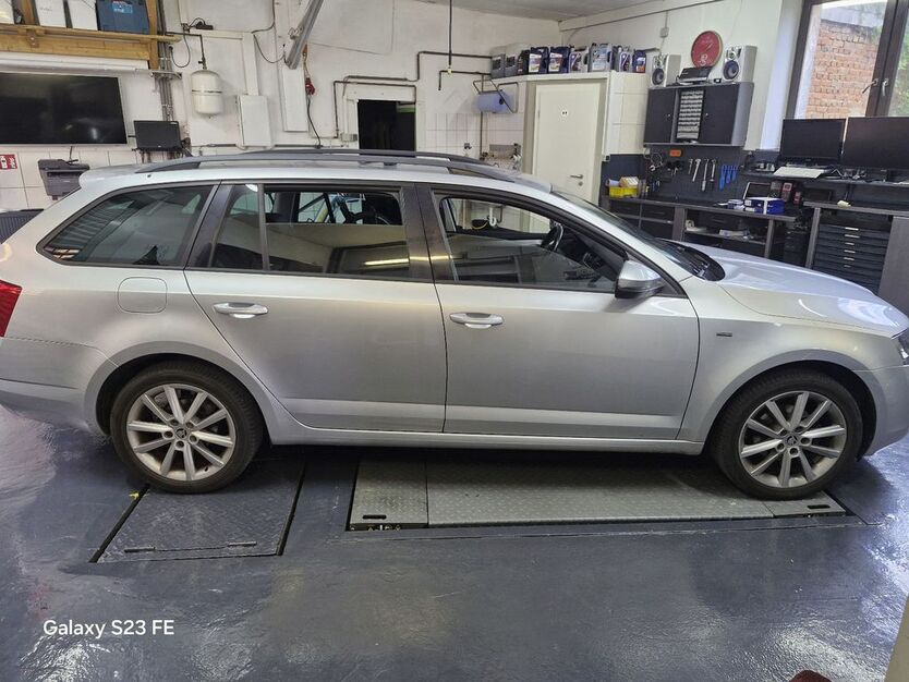 Skoda Octavia 228.147 km 7.499 € Geratal 99331