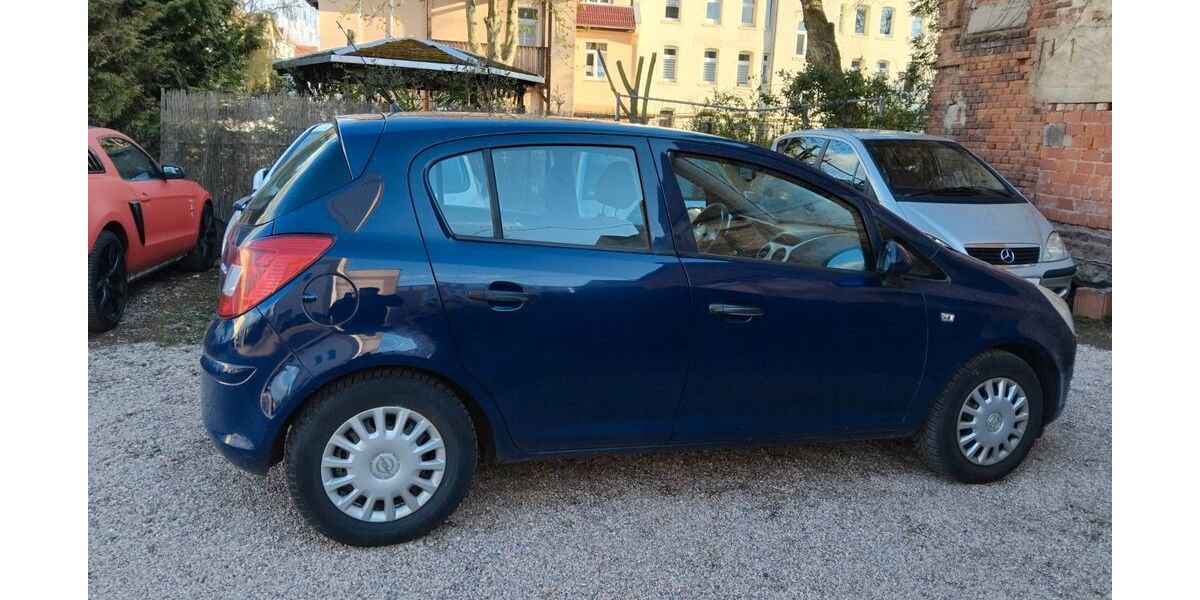 Opel Corsa 82.000 km 1.799 &euro; Gotha 99867