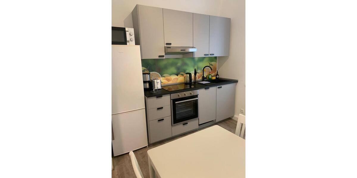 NEU: renov. und möbl. 3-Zimmer-Wohnung für 6 Mitarbeiter 3 zimmer