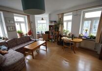Helle 2-Zimmer-Wohnung mit Balkon und EBK in zentraler Lage