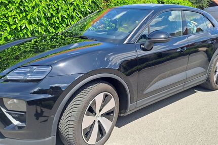 Porsche Macan 21.000 km 79.999 &euro; Drei Gleichen 99869