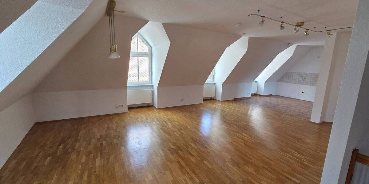 Etagenwohnung Erfurt Altstadt - 2 Zimmer, 128 m&sup2;, 1.190&euro; | Angebot:26787966