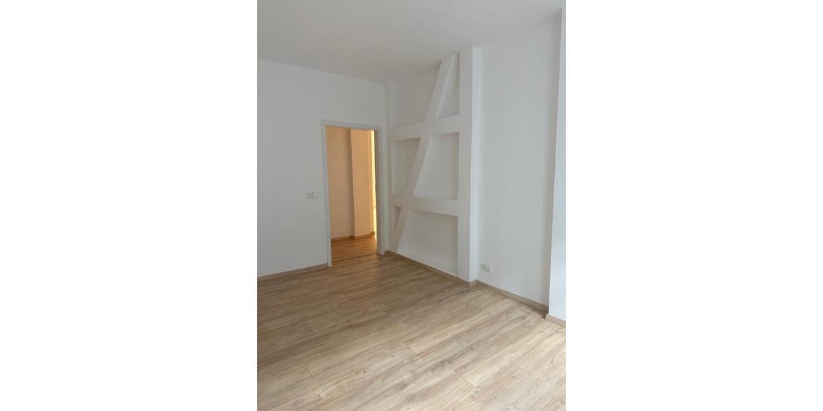 Etagenwohnung Erfurt - 5 Zimmer, 140 m&sup2;, 1.800&euro; | Angebot:24717600